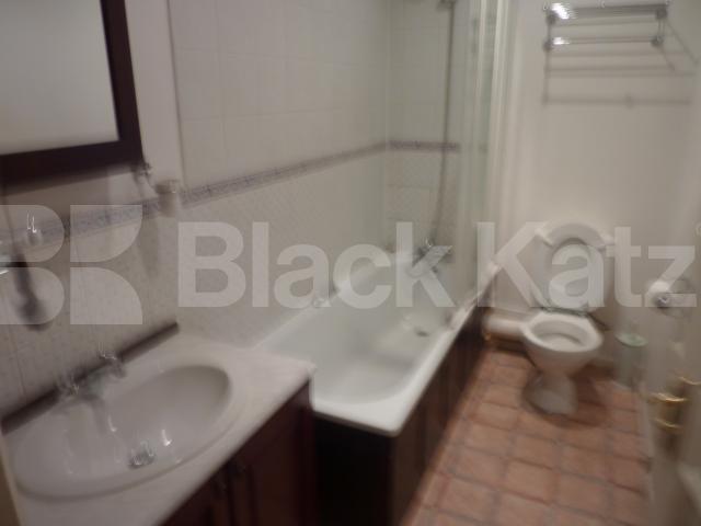 			MUST SEE!, 2 Bedroom, 1 bath, 1 reception Flat			 Devonshire Place, REGENTS PARK